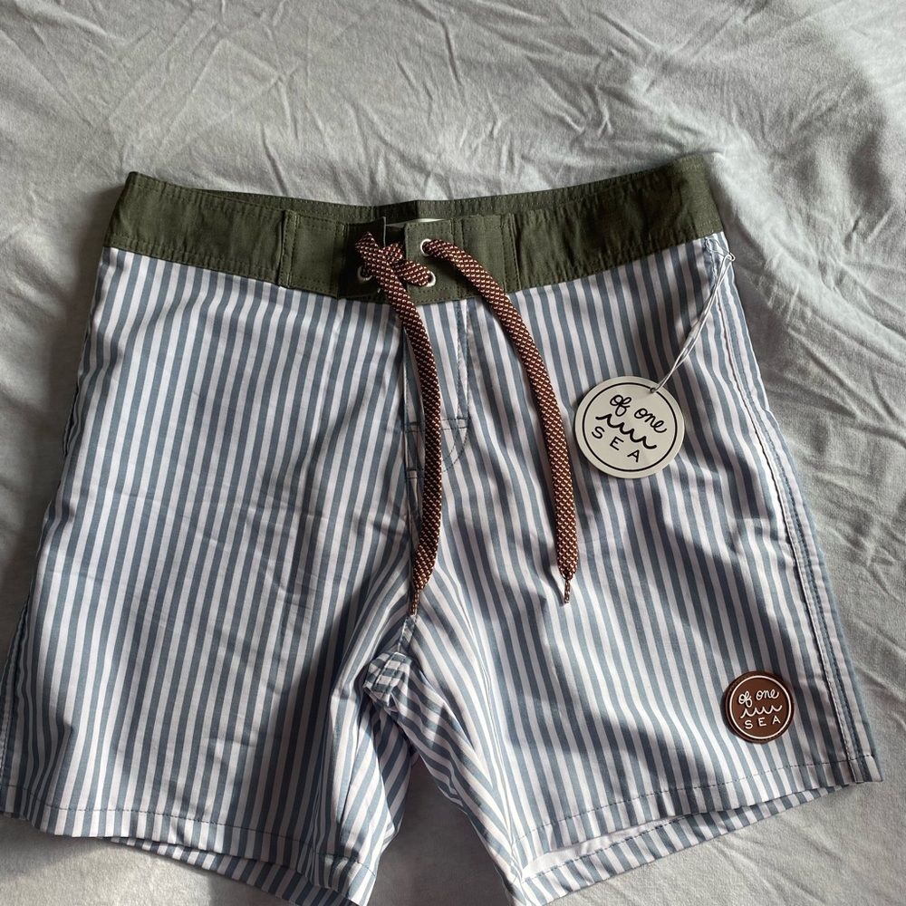 Of One Sea swim trucks NWT youth size 27